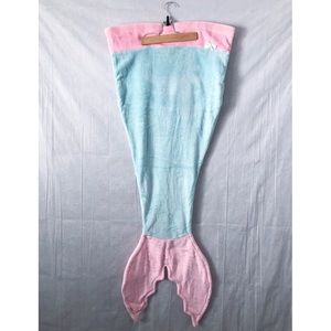 *NWOT* Mermaid Babe blanket/tail